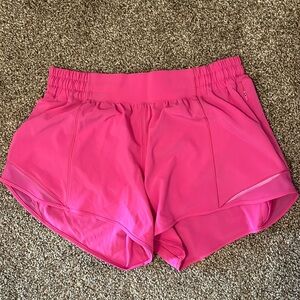 Lululemon hotty hot size 10 low rise 2.5in NWOT